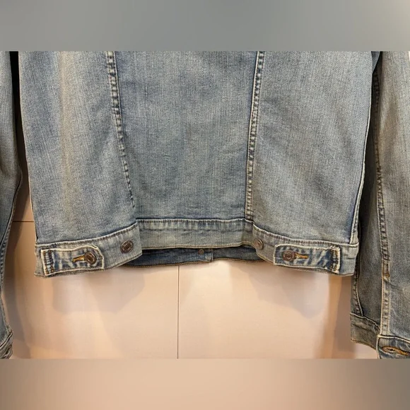 Levi's Light Wash Denim Trucker Jacket Women’s XL Cropped Button Front Classic - Picture 7 of 14